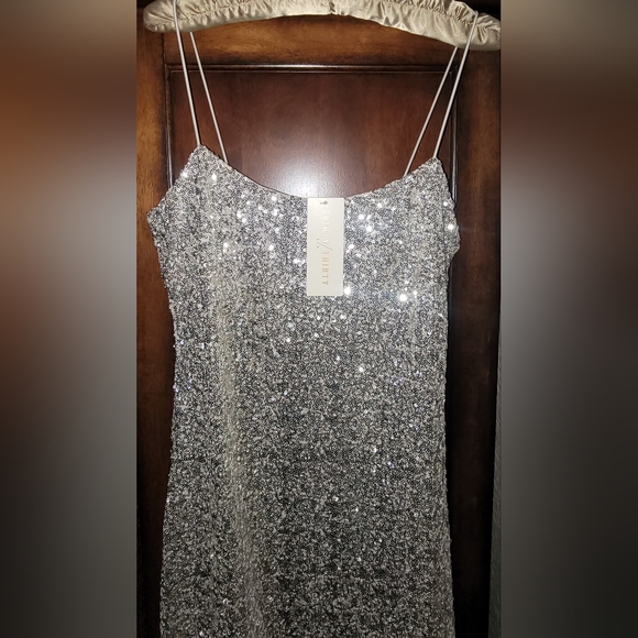 Thirty/ Thirty Cream color Long Sequins dress Large - Picture 2 of 6